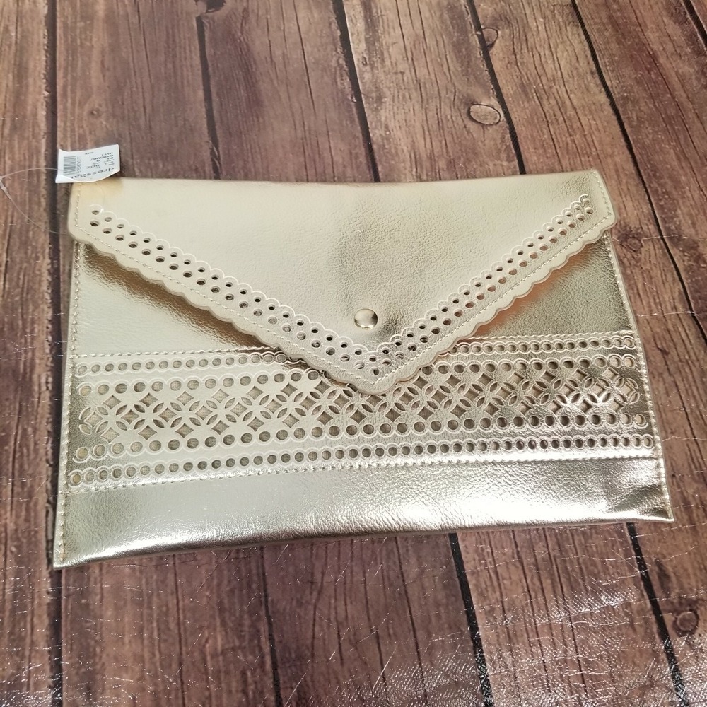 NEW‎ Dressbarn Gold Clutch Scalloped Perforated Small Womens Flap Snap Closure